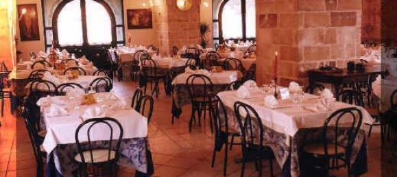 2 rooms Commercial property in Lucca, Italy No. 25692 4