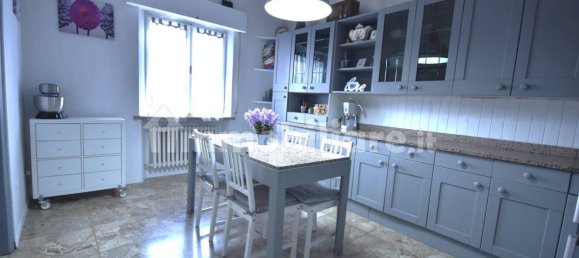 2 bedrooms Apartment in Chiaravalle, Italy No. 371659 4