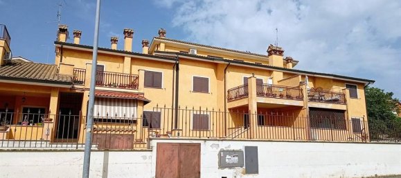 4 rooms Apartment in Rome, Italy No. 30944 2