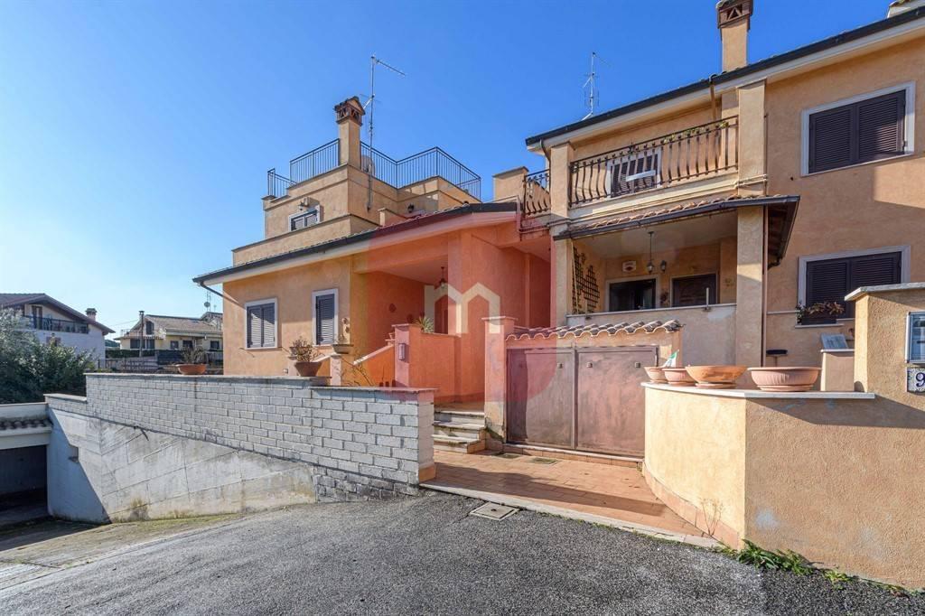 4 rooms Apartment in Rome, Italy No. 30944