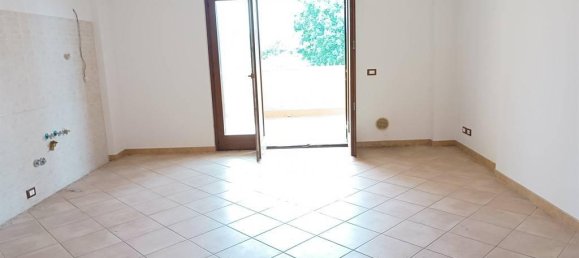 4 rooms Apartment in Rome, Italy No. 30944 8