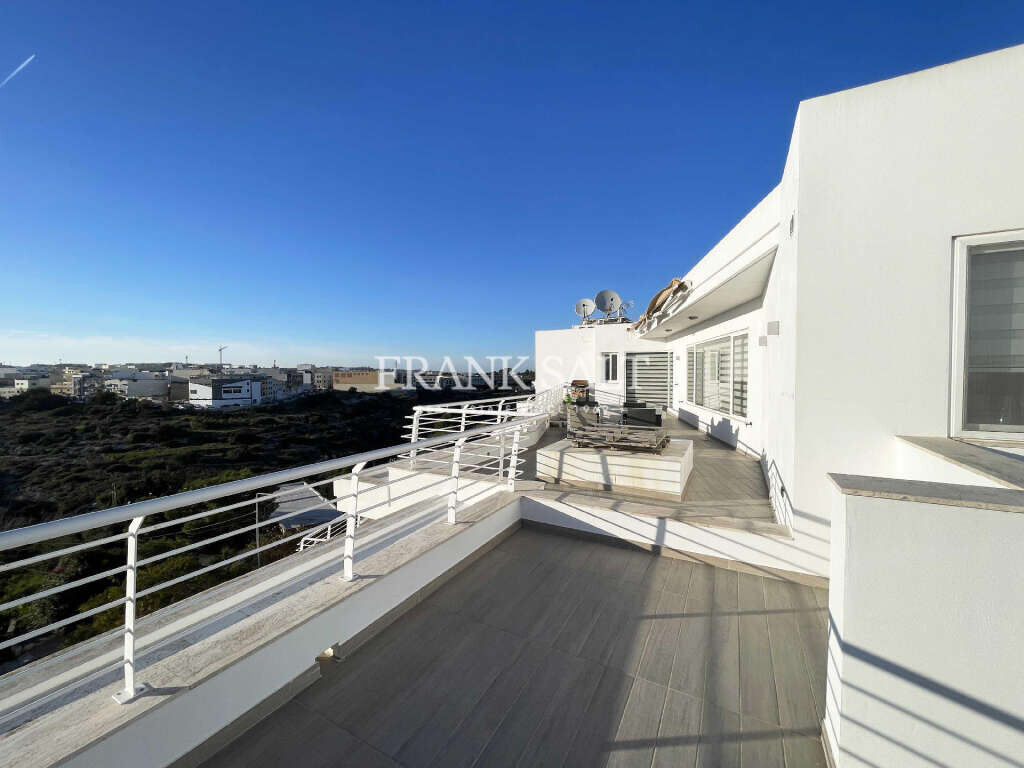 Ático de 3 dormitorios en Mosta, Malta No. 1914