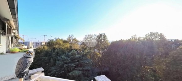 2-salle Appartement à Milan, Italy No. 247370 8