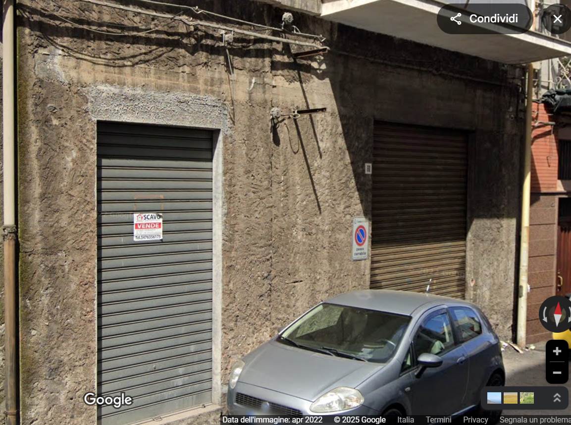 1 room Commercial property in Giarre, Italy No. 154478
