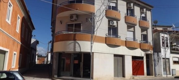 242m² Commercial property in Alcanhoes, Portugal No. 71658 2