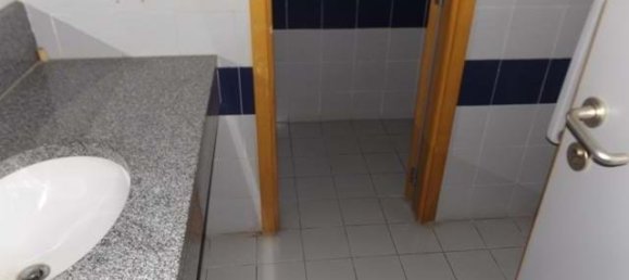 242m² Commercial property in Alcanhoes, Portugal No. 71658 9