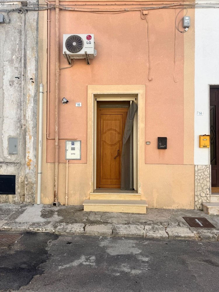 5 Schlafzimmer Wohnung in San Donaci, Italy, Nr. 390858