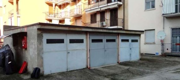 4 bedrooms Apartment in Novara, Italy No. 359385 6