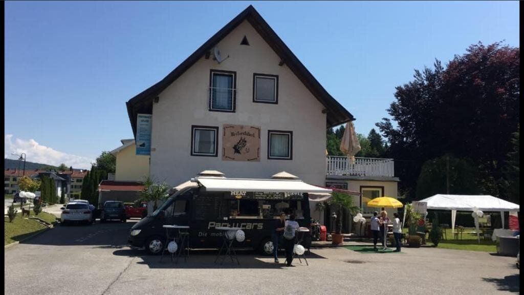 Bâtiment à Velden am Worther See, Austria 295m² No. 143366