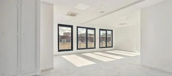 Oficina en Bourg-la-Reine, France 3687 m² No. 346102 2