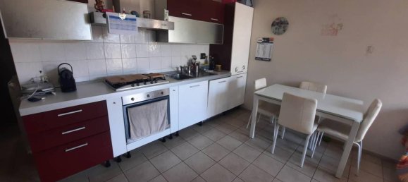 4 rooms Apartment in Rome, Italy No. 174010 3