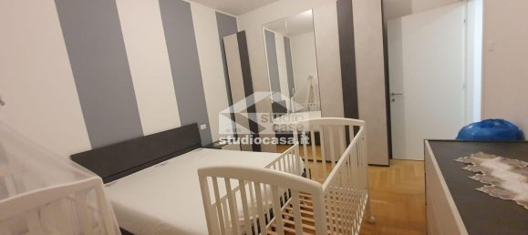 4-salle Appartement à Opera, Italy No. 314170 2