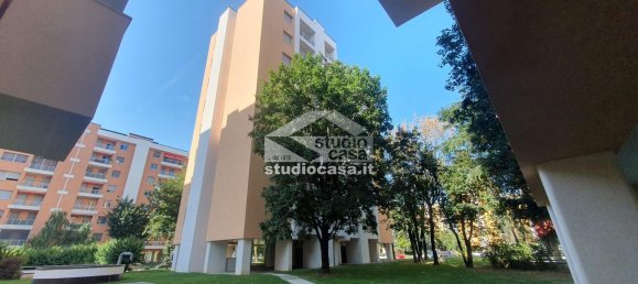 4-salle Appartement à Opera, Italy No. 314170 17