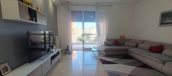4-salle Appartement à Opera, Italy No. 314170 3