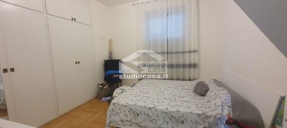 4-salle Appartement à Opera, Italy No. 314170 6