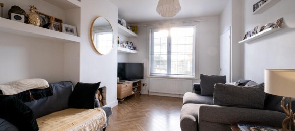 2 bedrooms House in London, United Kingdom No. 13915 2