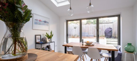 2 bedrooms House in London, United Kingdom No. 13915 14