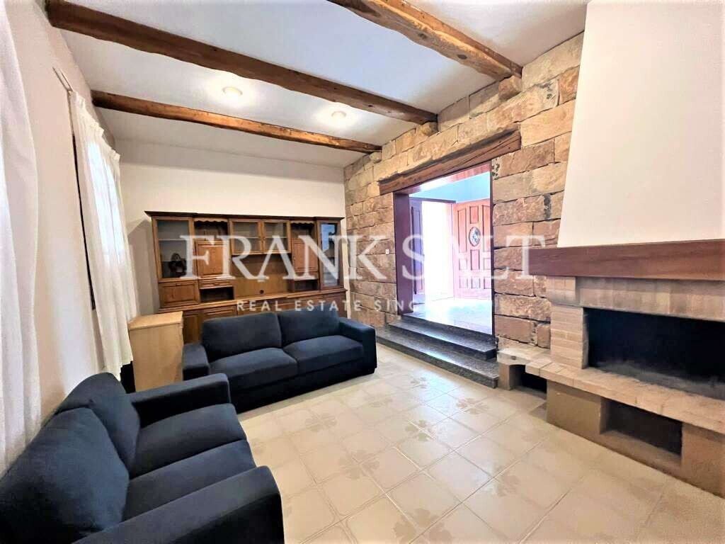 4 bedrooms Villa in San Gwann, Malta No. 4852