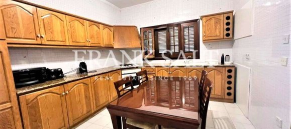 4 bedrooms Villa in San Gwann, Malta No. 4852 5