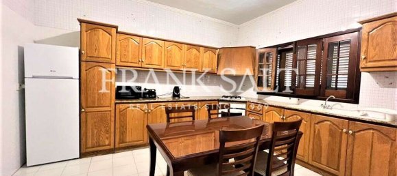 4 bedrooms Villa in San Gwann, Malta No. 4852 6