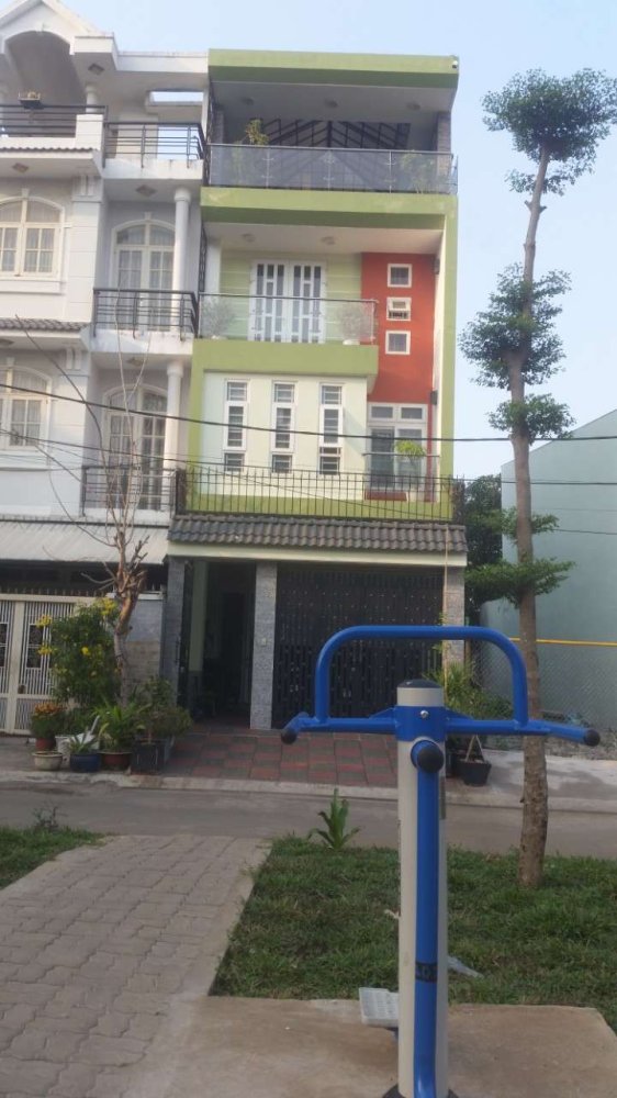105m² Townhouse in District 7, Vietnam No. 12843