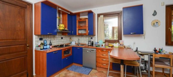 4 Schlafzimmer Villa in Orino, Italy, Nr. 84674 9