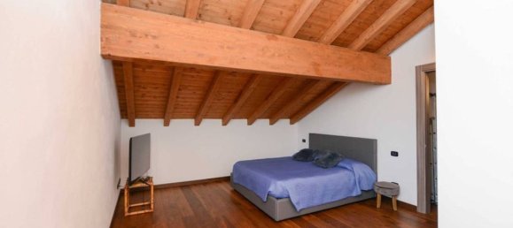 4 Schlafzimmer Villa in Orino, Italy, Nr. 84674 40