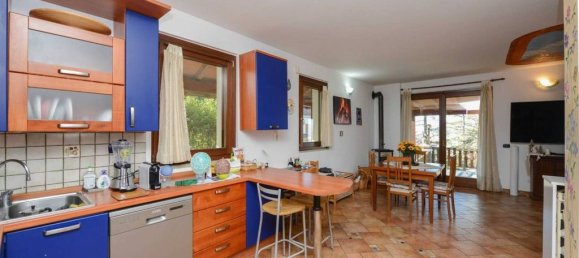 4 Schlafzimmer Villa in Orino, Italy, Nr. 84674 10