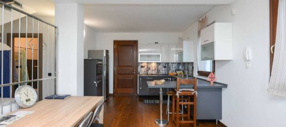 4 Schlafzimmer Villa in Orino, Italy, Nr. 84674 31