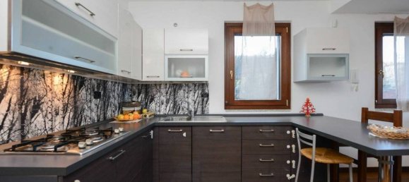 4 Schlafzimmer Villa in Orino, Italy, Nr. 84674 33