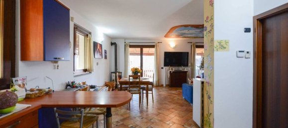 4 Schlafzimmer Villa in Orino, Italy, Nr. 84674 11