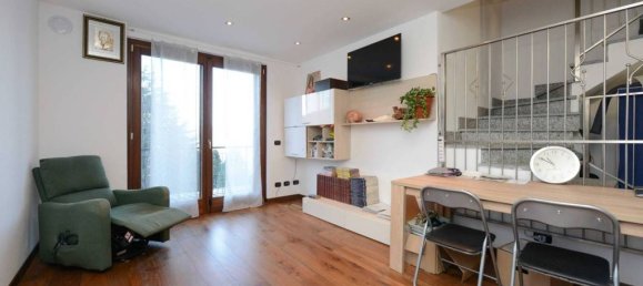 4 Schlafzimmer Villa in Orino, Italy, Nr. 84674 34