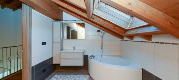 4 Schlafzimmer Villa in Orino, Italy, Nr. 84674 38