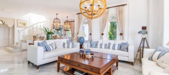 4 bedrooms Villa in Marbella, Spain No. 98917 8