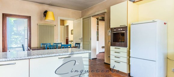 6 bedrooms Villa in Anzano del Parco, Italy No. 360275 9