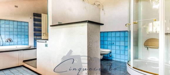 6 bedrooms Villa in Anzano del Parco, Italy No. 360275 20