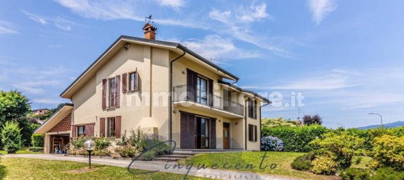 6 bedrooms Villa in Anzano del Parco, Italy No. 360275 23