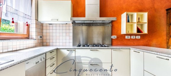 6 bedrooms Villa in Anzano del Parco, Italy No. 360275 8