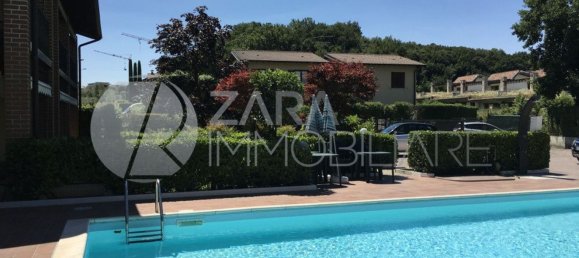 Apartamento de 2 dormitorios en Padenghe sul Garda, Italy No. 370569 3