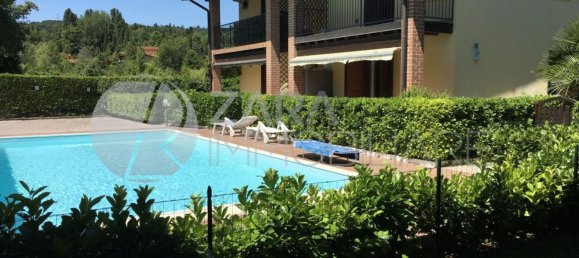 Apartamento de 2 dormitorios en Padenghe sul Garda, Italy No. 370569 2