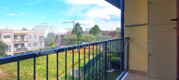 Apartamento de 2 dormitorios en Padenghe sul Garda, Italy No. 370569 4