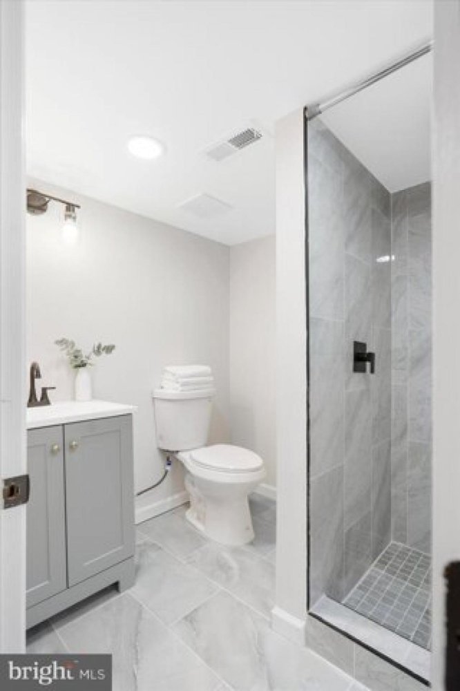 Дом с 5 спальнями в Балтимор, США № 399899