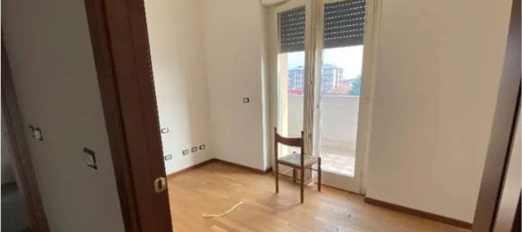 Квартира с 4 комнатами в Аббиатеграссо, Италия № 7849 3