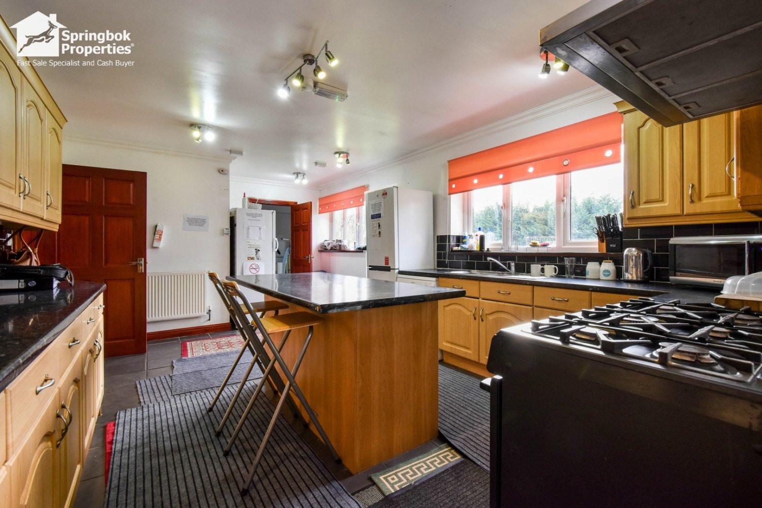 6 غرف نوم منزل في Ammanford, United Kingdom رقم 2293