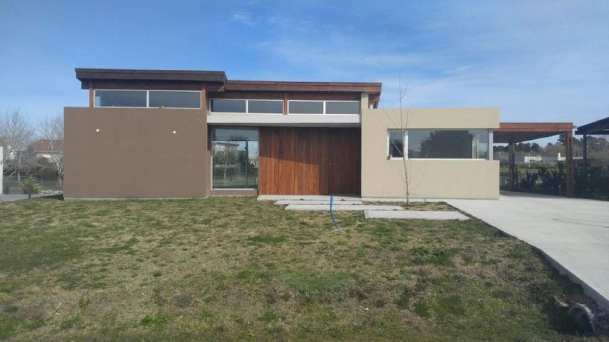 3 bedrooms House in Mar del Plata, Argentina No. 84622