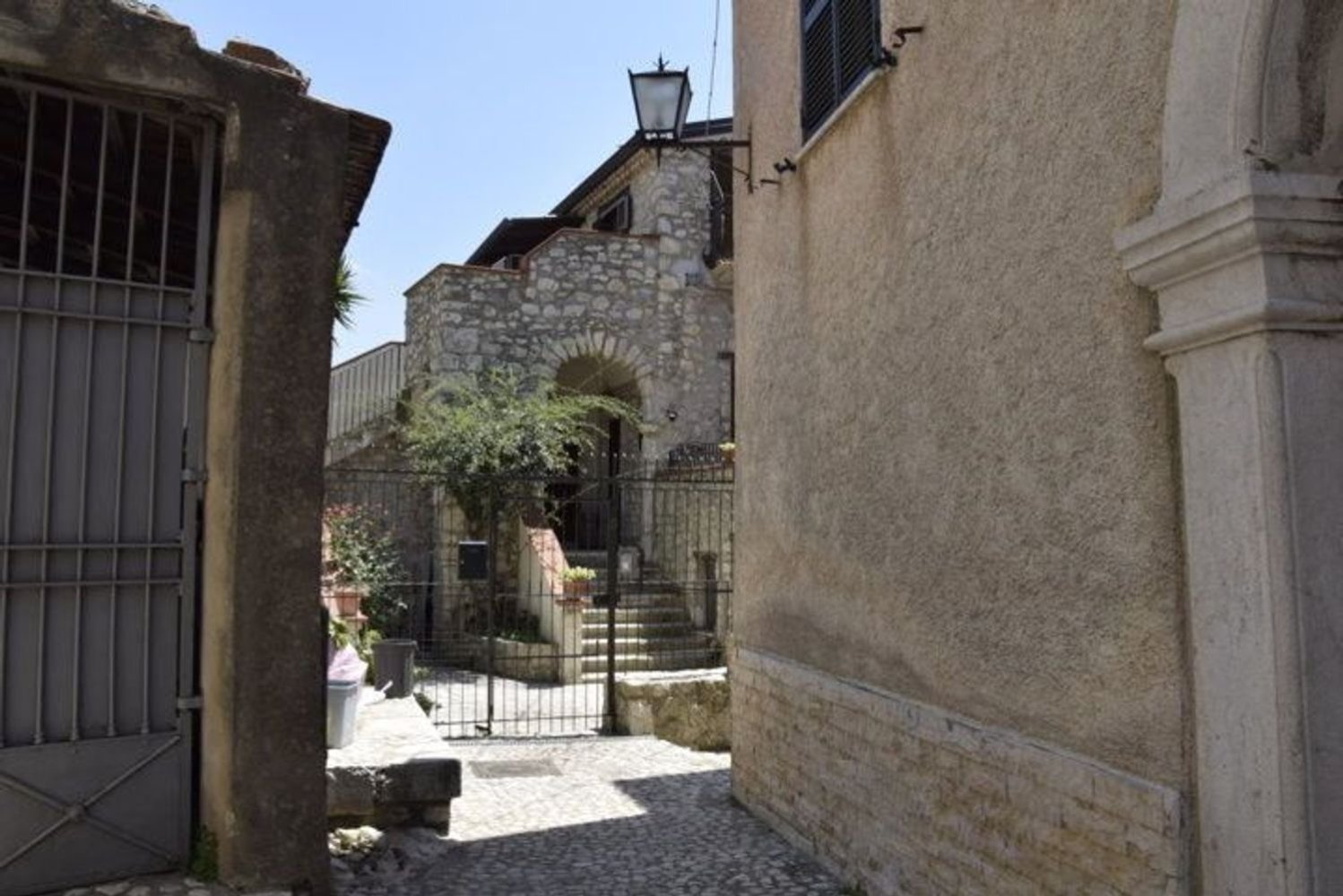 Здание 170м² в Аузония, Италия № 174387