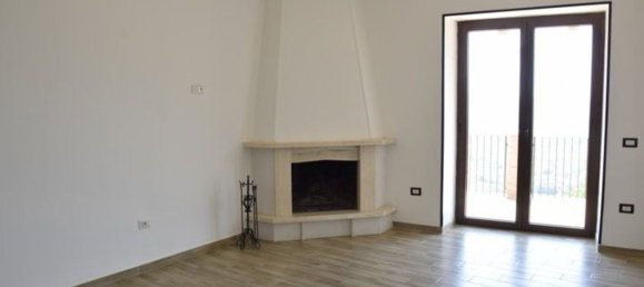 Здание 170м² в Аузония, Италия № 174387 2