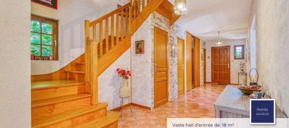 5 bedrooms House in Cergy, France No. 359613 3