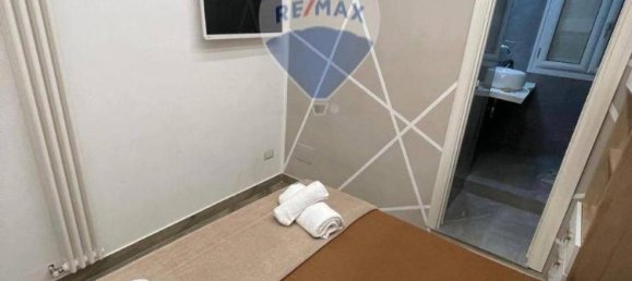 3-Zimmer Wohnung in Naples, Italy, Nr. 37042 9