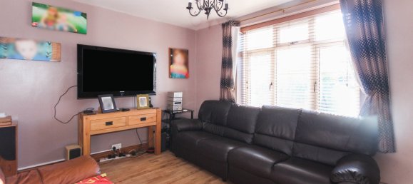 3 bedrooms House in Warwick, United Kingdom No. 2578 2